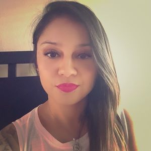 Meet your Posher, Linda